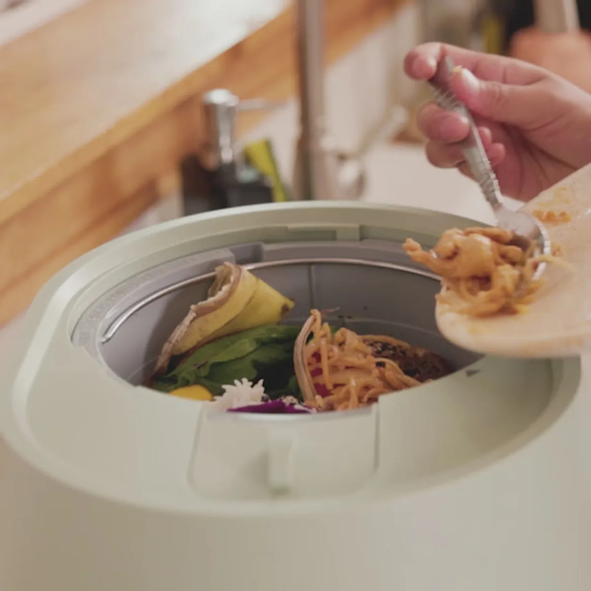 Lomi 2 countertop food recycler