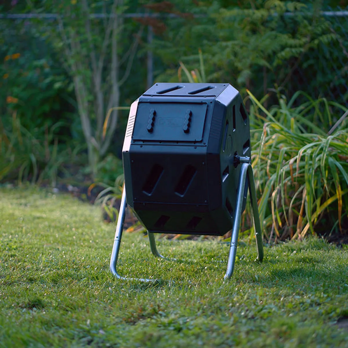 FCMP Outdoor IM2000 compact tumbling composter
